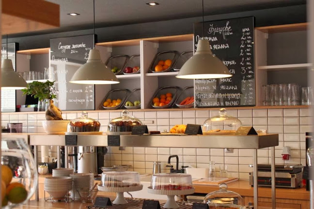 ж.к. Лозенец, бул. „Черни връх“ 32, 1407 София