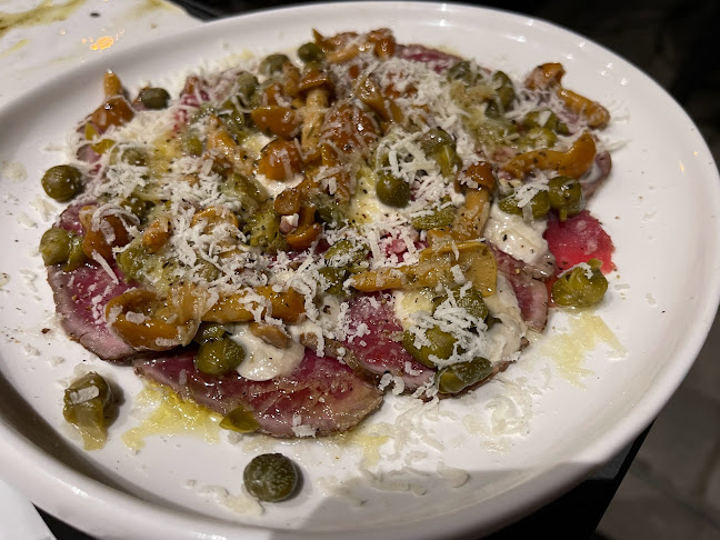 Триложи - Гастрономия и хотелиерство