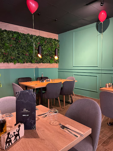 София център, ул. „Рачо Димчев“ 1, 1000 София