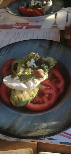 The River bar & dinner - Гастрономия и хотелиерство