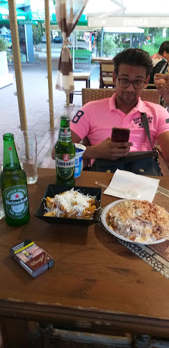 Бялата къща - Гастрономия и хотелиерство