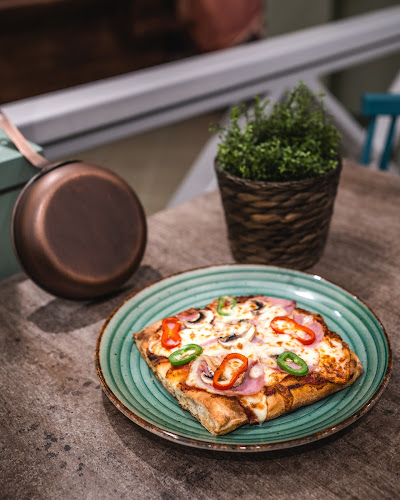 Тиганъ 2 - Гастрономия и хотелиерство