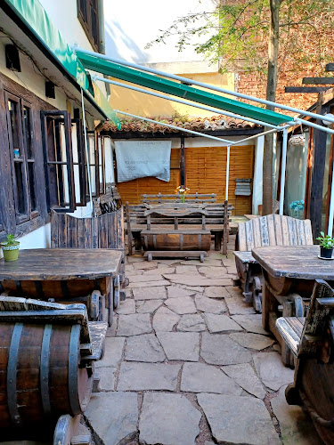 Opinii despre Дом на художника - При Шишо ( не е ресторант ) în Враца - Гастрономия и хотелиерство