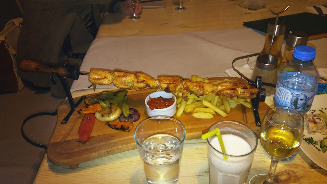 Комплекс „Лебед“ - Гастрономия и хотелиерство