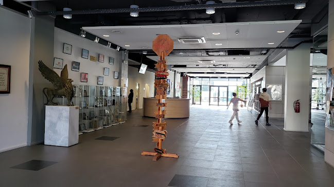 Гладният Грифон - Гастрономия и хотелиерство