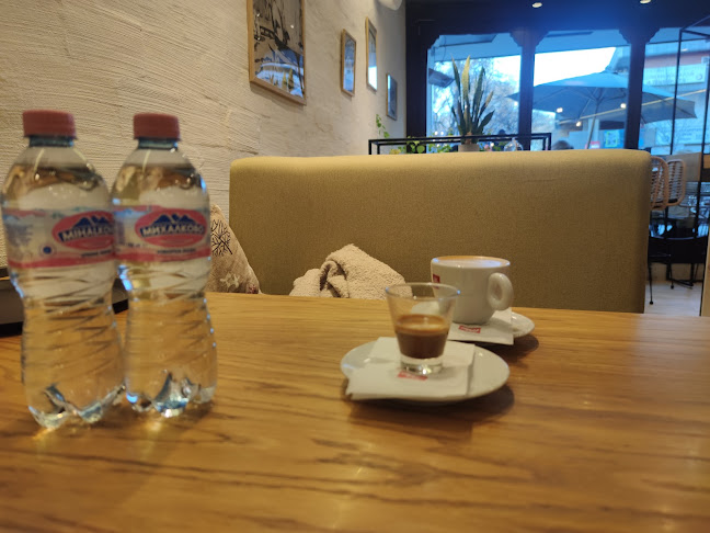 Кафе Дъра Бъра - Гастрономия и хотелиерство