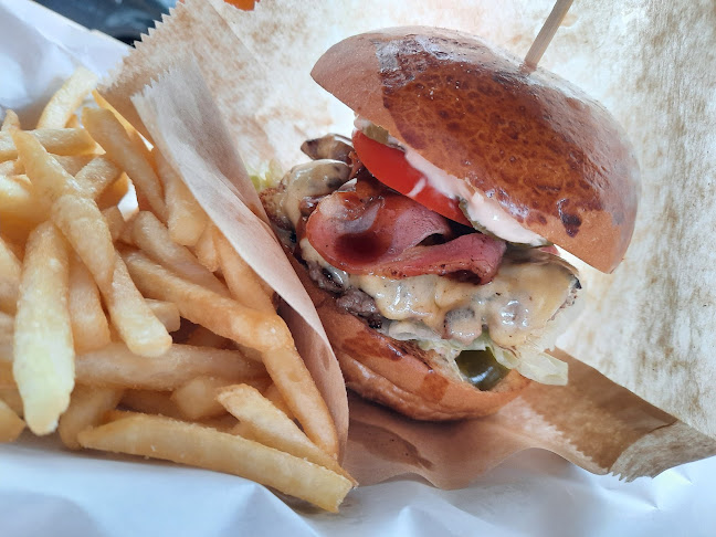 Comentarii opinii despre Бар МАНДЖАР