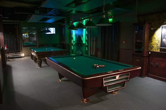 Hard Balls Bar - Балчик