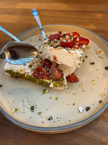 ж.к. Лазур, ул. „Адам Мицкевич“ 3, 8001 Бургас