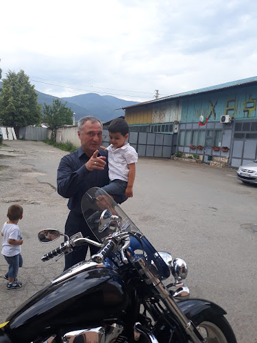 Езерата-2 - Гастрономия и хотелиерство