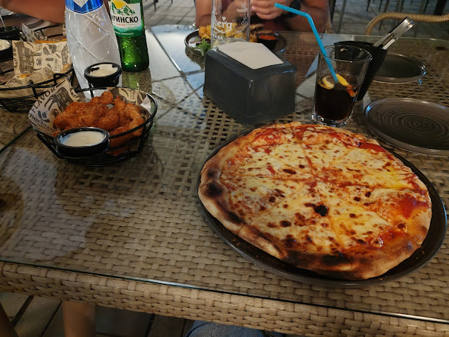 Ла Рокка бар и динър - Гастрономия и хотелиерство