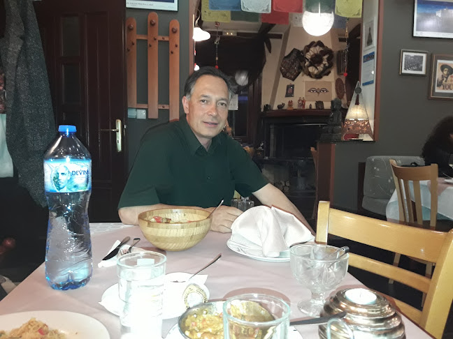 Гуркха - Гастрономия и хотелиерство