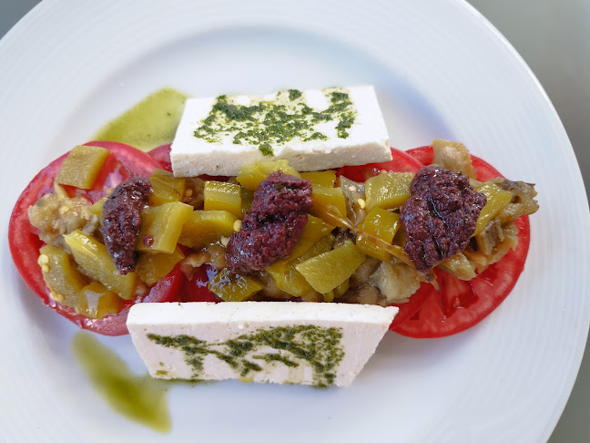 Мартини ресторант и бар - Гастрономия и хотелиерство