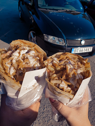 Дюнери и Бургери - Гастрономия и хотелиерство