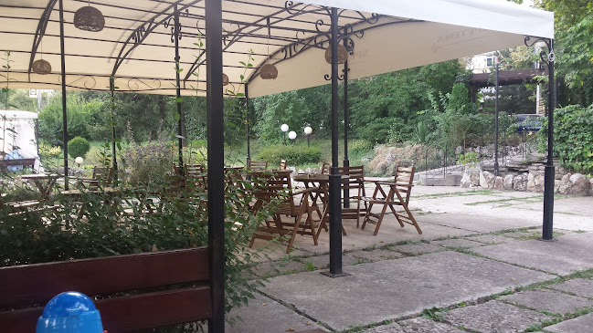 Ресторант "Летен Театър" Добрич - Гастрономия и хотелиерство