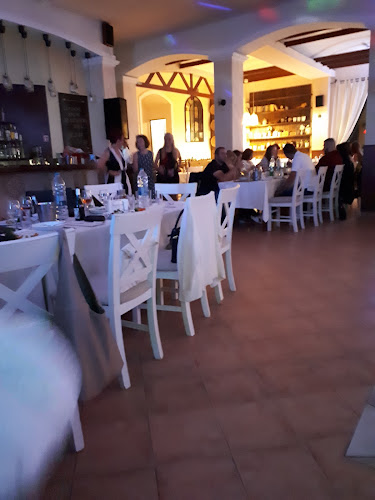 Хитър Петър - Гастрономия и хотелиерство