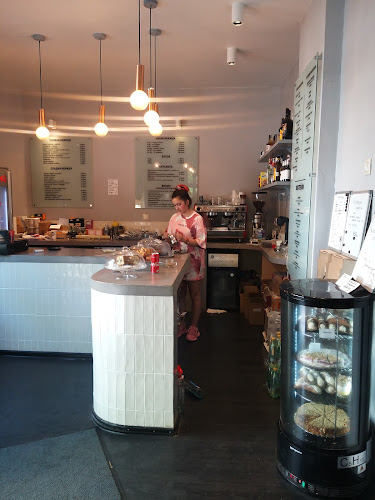 Мекица и Кафе 2 - Гастрономия и хотелиерство