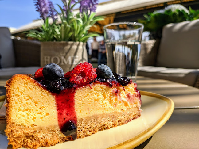 Macaron Cakes & Coffee - Балчик