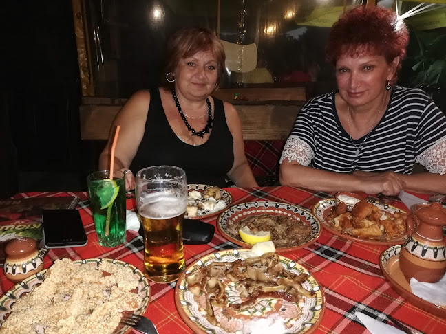 Трите Кюшета - Гастрономия и хотелиерство