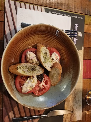 улица „Чавдар Войвода“ 33, пресечна с, бул. „Придунавски“, 7002 Русе