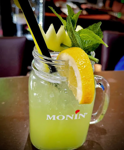 Simona Bar & Dinner - Гастрономия и хотелиерство