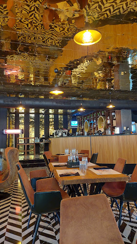 Comentarii opinii despre The Showroom