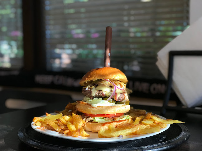 Стефан Караджа, ул. „Сопот“ 31, 1510 София