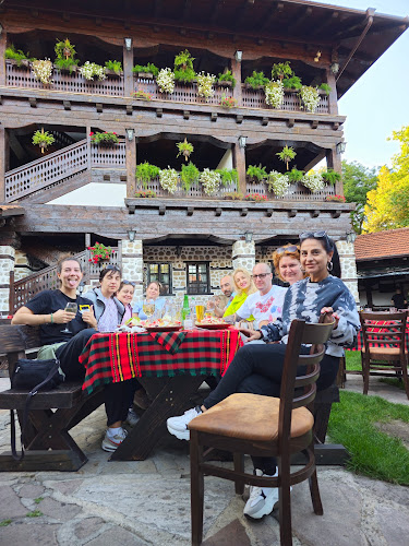 ул. „Търговска“ 1, 2777 Добринище