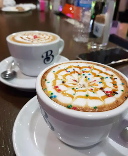 Simona Bar & Dinner - Гастрономия и хотелиерство