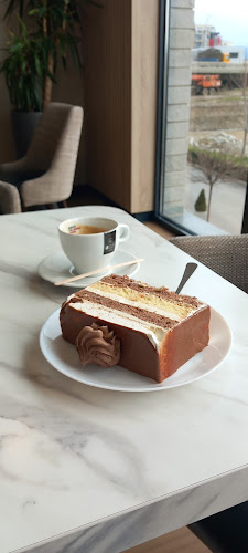 ж.к. Левски В, ул. „св. Тома Иконописец", 1836 София