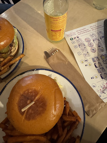 Skapto Burgers, Beers and Fries Shishman