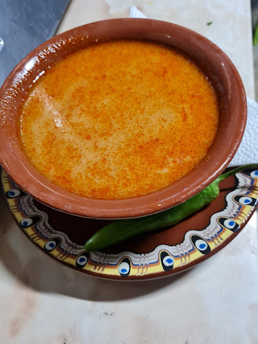 Заведение за бързо хранене Двата Бора - Гастрономия и хотелиерство