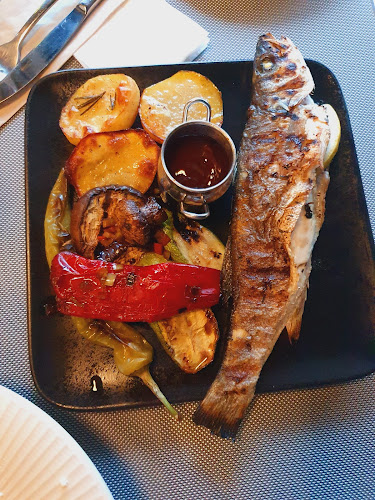 Тон Бонбон Рива Център - ресторант и детски център - Гастрономия и хотелиерство