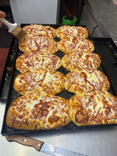 Пица, Бургери, Скара - Гастрономия и хотелиерство