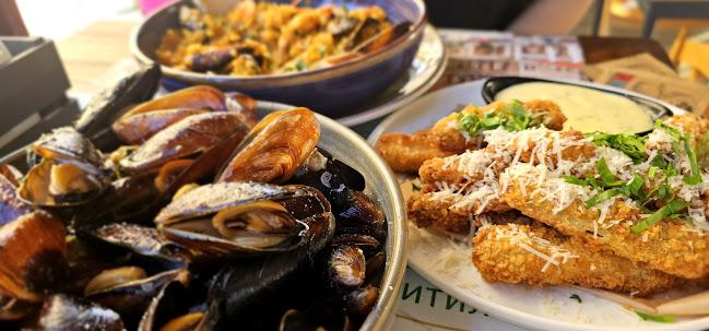 The River bar & dinner - Гастрономия и хотелиерство