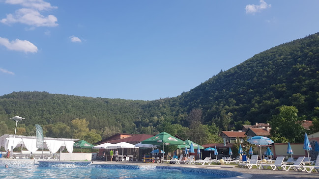 Ресторант и басейн Корал - Брацигово