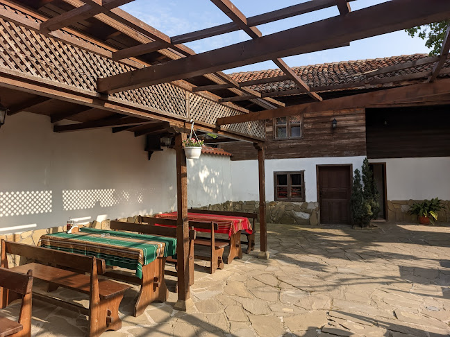 Старата къща - Гастрономия и хотелиерство