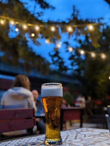 Franco Fanucci - Iztok - Гастрономия и хотелиерство