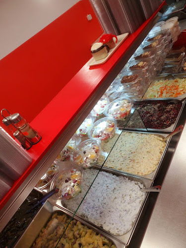 Домашна кухня "Кулинарните изкушения на Емии" - Гастрономия и хотелиерство