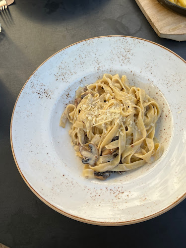 София център, бул. „Княгиня Мария Луиза“ 2, 1000 София