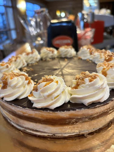 Пицария Ресторант Retro Castela - Гастрономия и хотелиерство