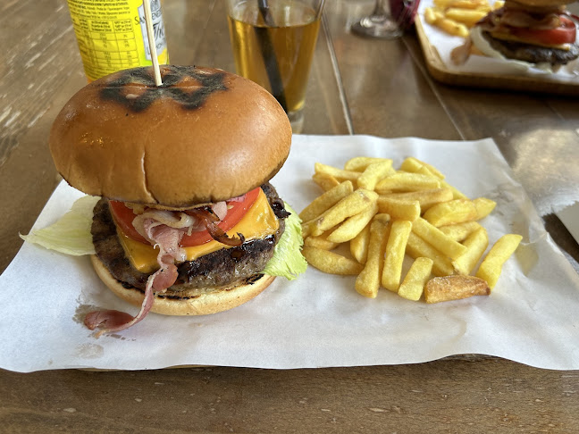 Comentarii opinii despre Father Ted's Bar & Grill Sunny beach