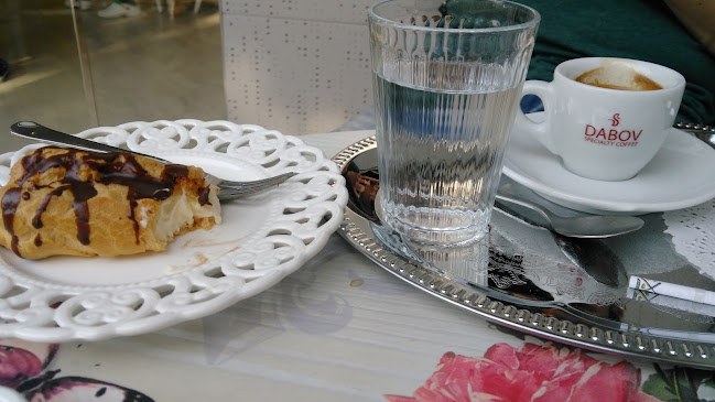 Сладкарница 5 o'clock - Гастрономия и хотелиерство