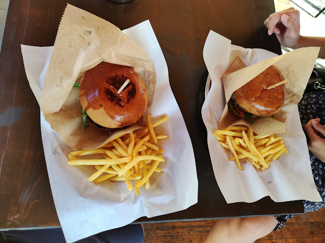 Opinii despre Бар МАНДЖАР în Бургас - Гастрономия и хотелиерство