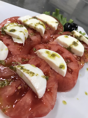 yлица „Цар Борис III", 2000 Самоков