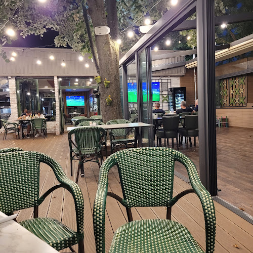 Парк Пойнт - Гастрономия и хотелиерство