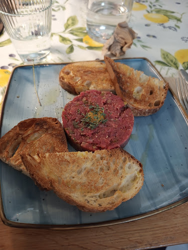 Ателие - Гастрономия и хотелиерство