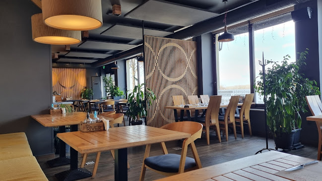 The River bar & dinner - Гастрономия и хотелиерство