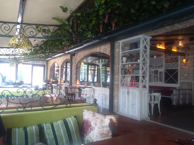 Opinii despre Макси бар и грил în Бургас - Гастрономия и хотелиерство