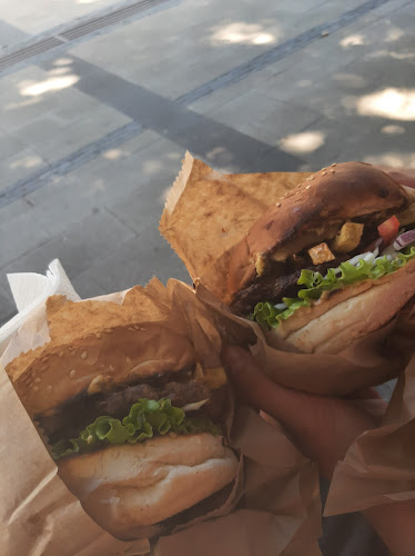 Център, пл. „Кракра Пернишки“ 7, 2300 Перник